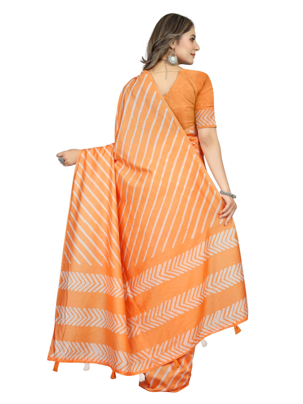 HAND WAX BATIK SAREE WITH DIAGONAL STRIPES - Image 4