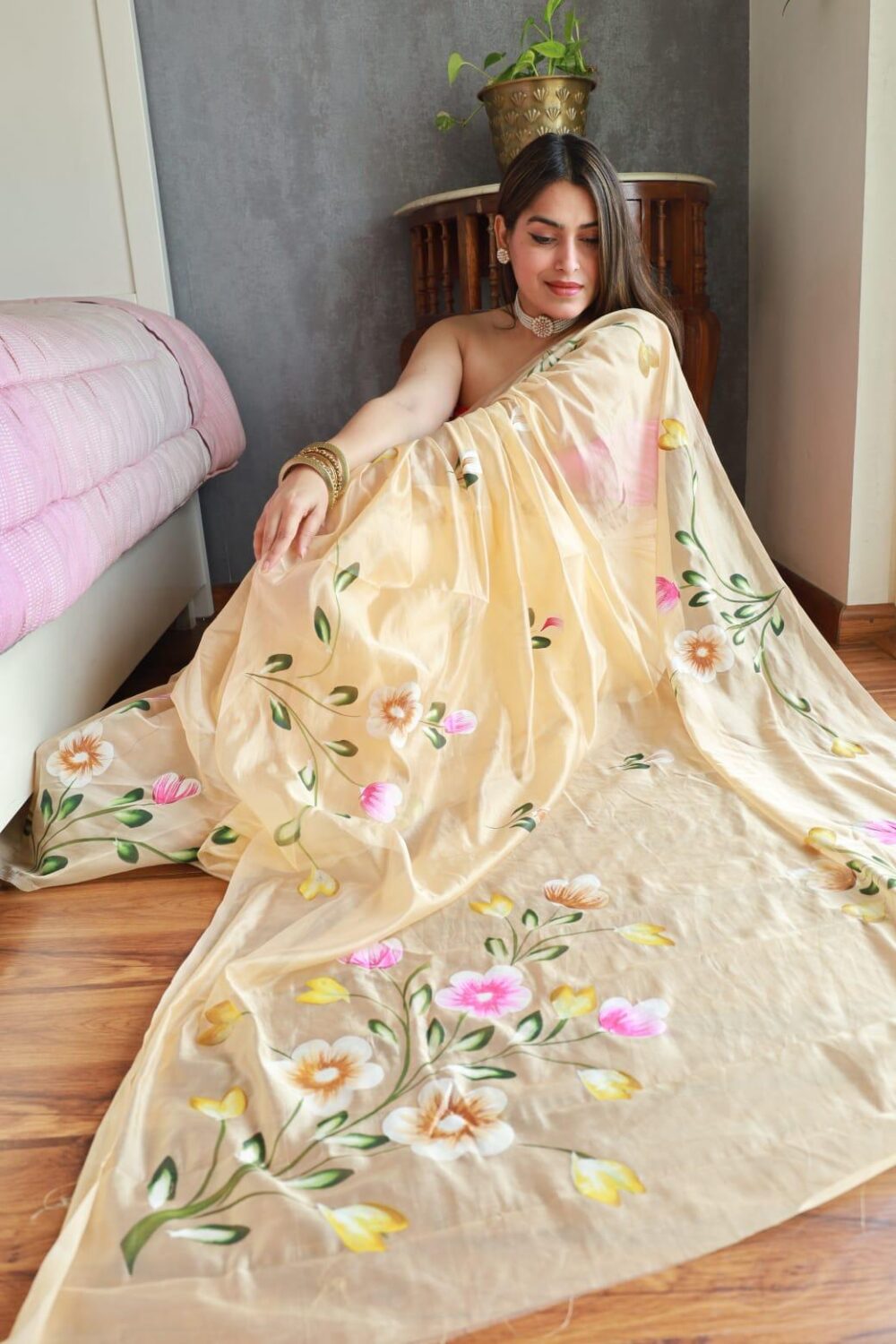 SOFT BEIGE HAND PAINTED ORGANZA SAREE - Image 5