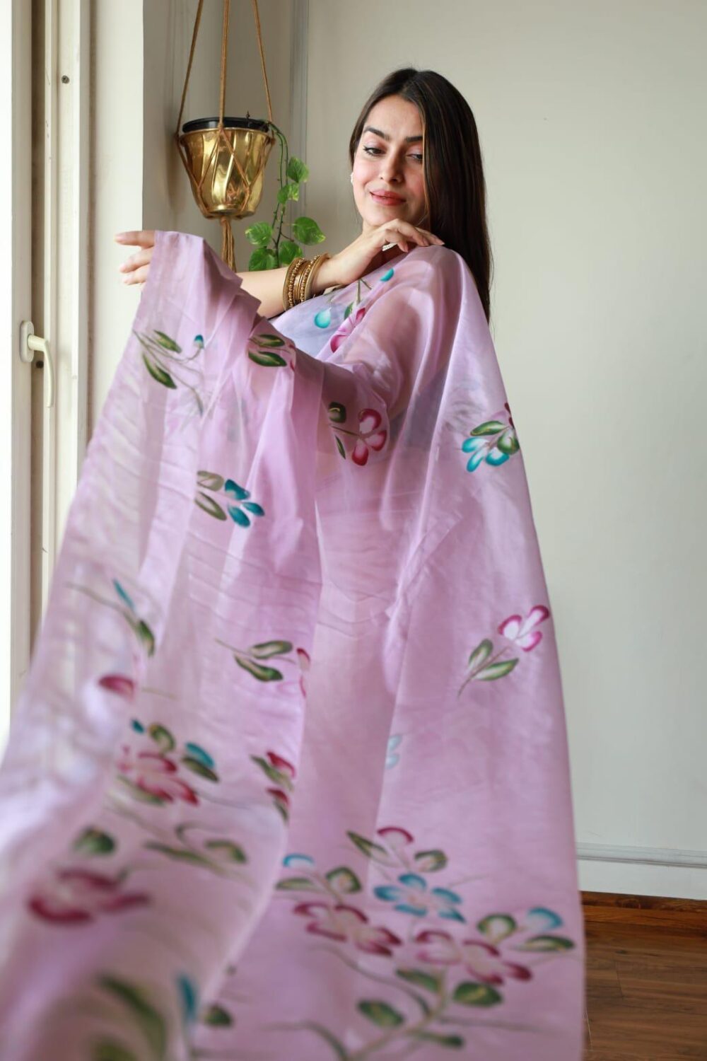 LAVENDER BLOOM HAND PAINTED ORGANZA SAREE - Image 4