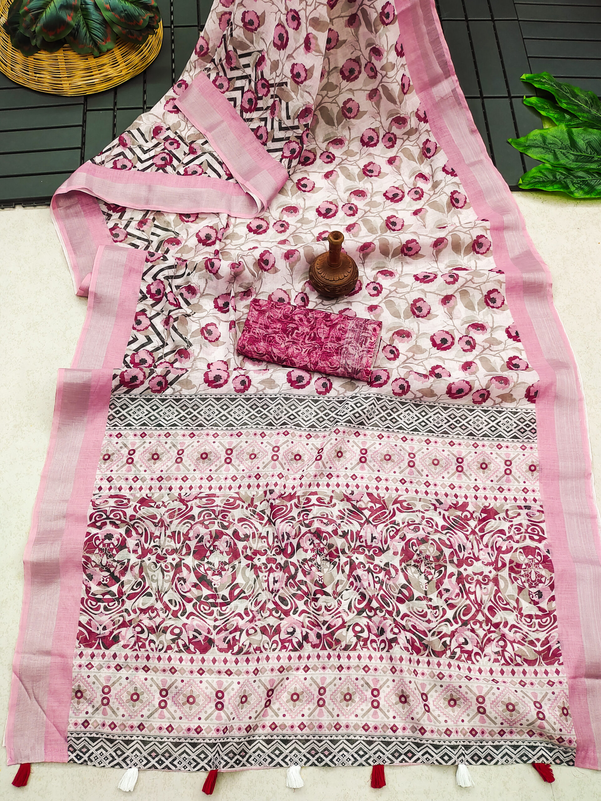 PHOOLKARI LINEN COTTON SAREE - Image 8