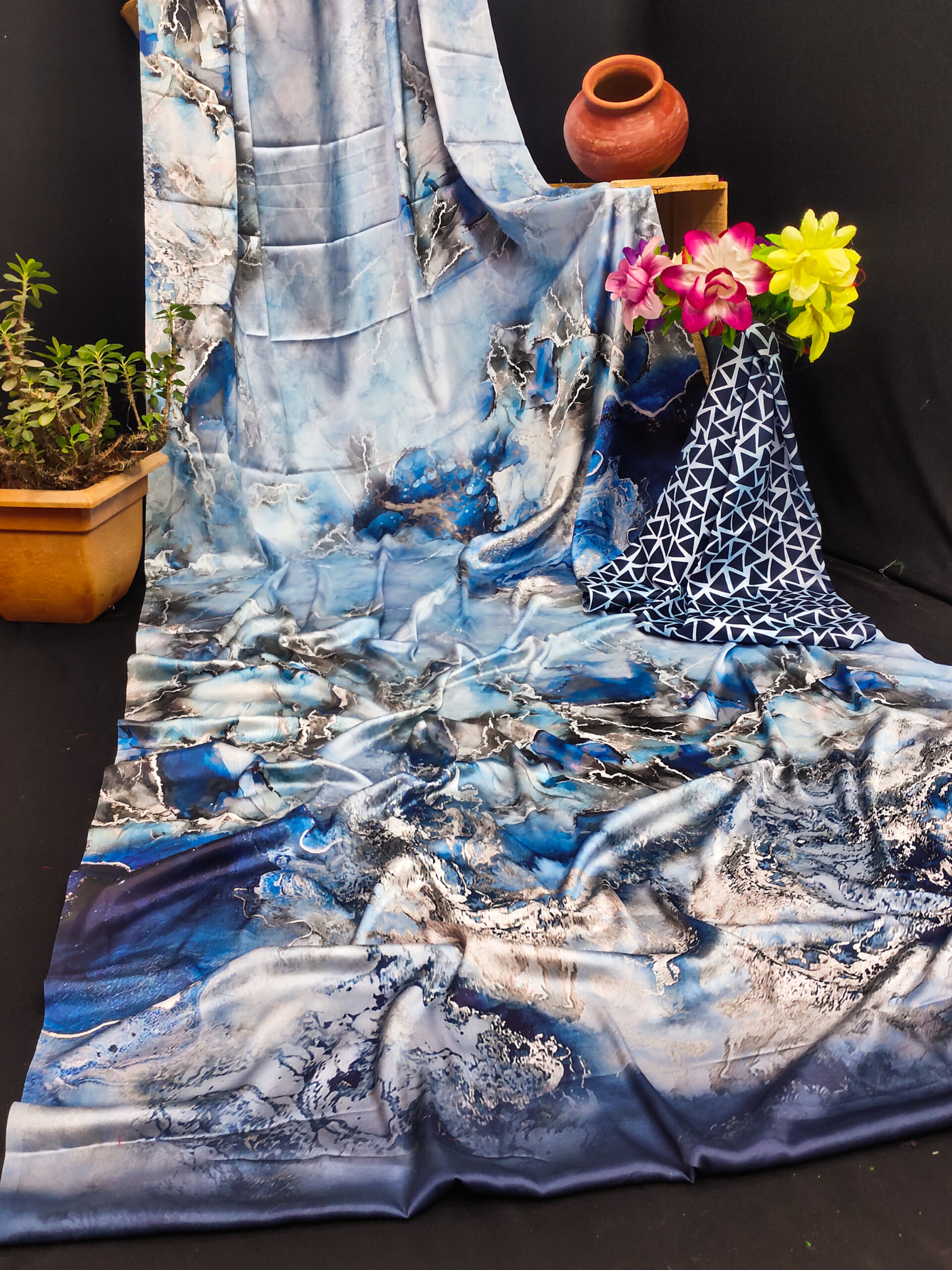 ABSTRACT MARBLE JAPANESE CRAPE SAREE - Image 8