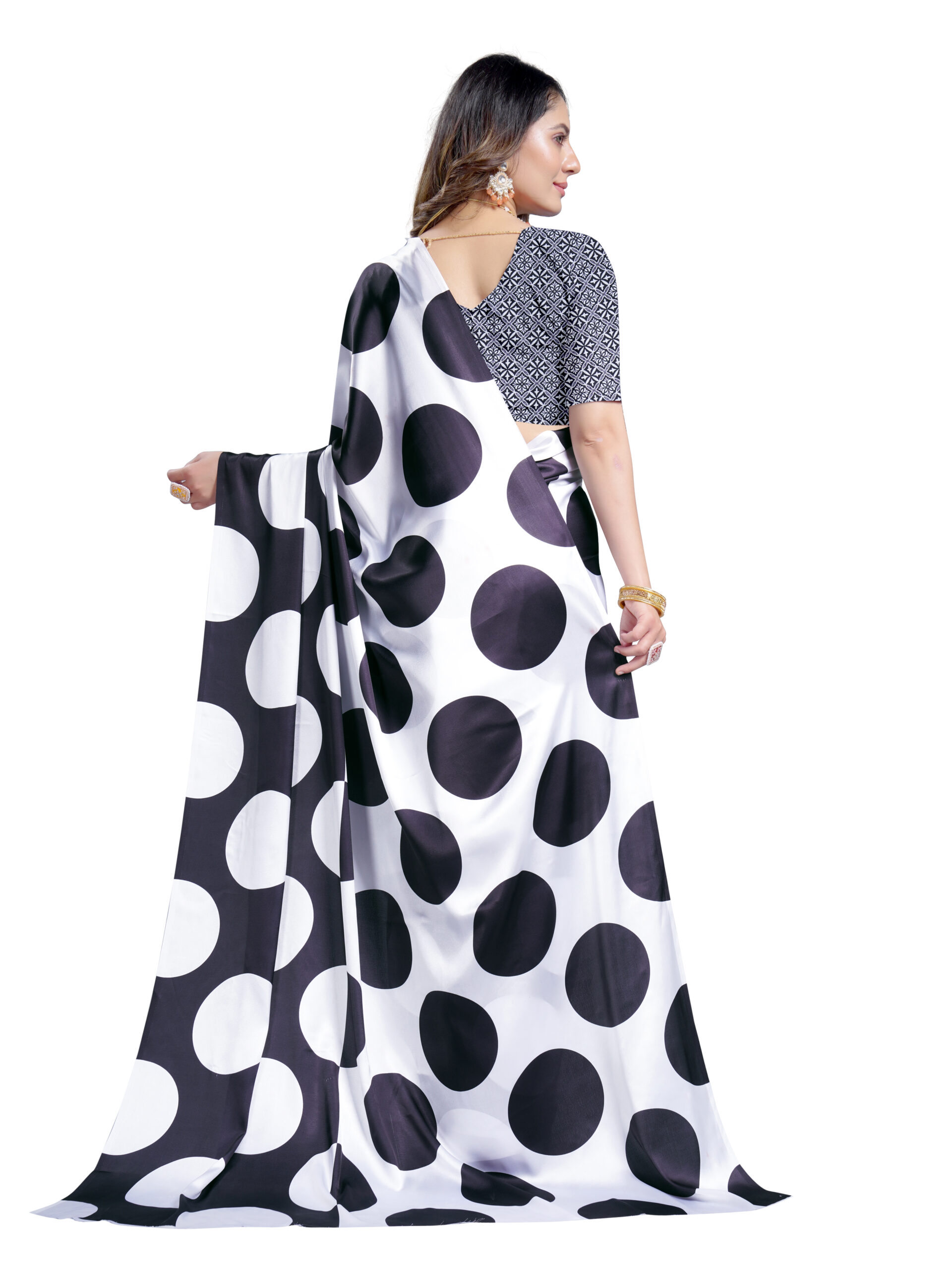 BLACK & WHITE DIVA DRAPE - Image 4